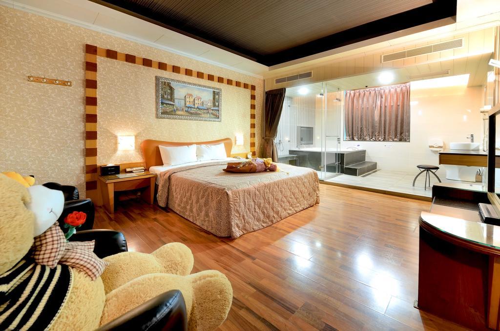 Holland Village Motel Tainan Zewnętrze zdjęcie