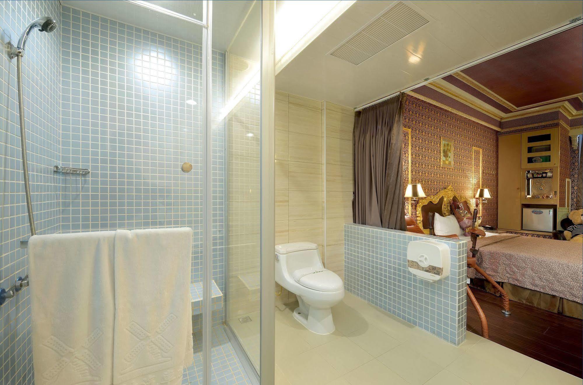 Holland Village Motel Tainan Zewnętrze zdjęcie