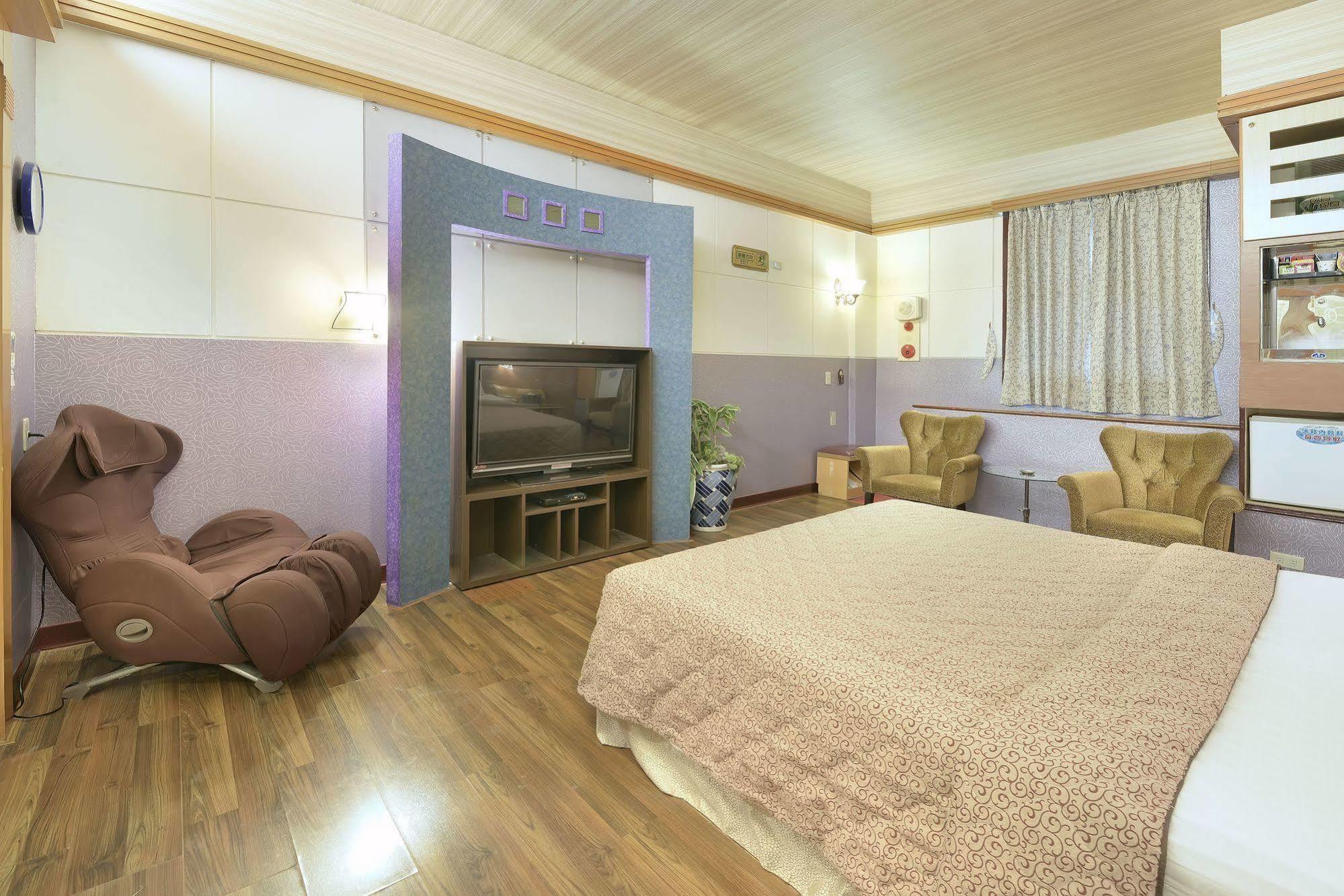 Holland Village Motel Tainan Zewnętrze zdjęcie